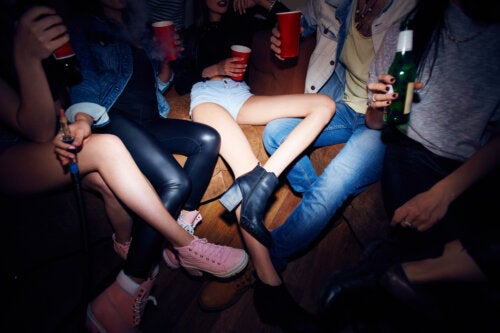 4 Guidelines to Prevent Risky Behaviors in Adolescents