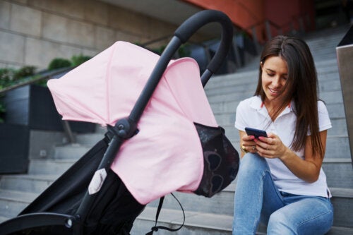 What Is Distracted Parenting and Why Is It So Dangerous?