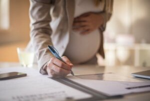 Working While Pregnant: Do's and Don'ts