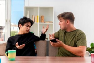 Curfews for Teenagers: How Late Should I Let Them Stay Out?